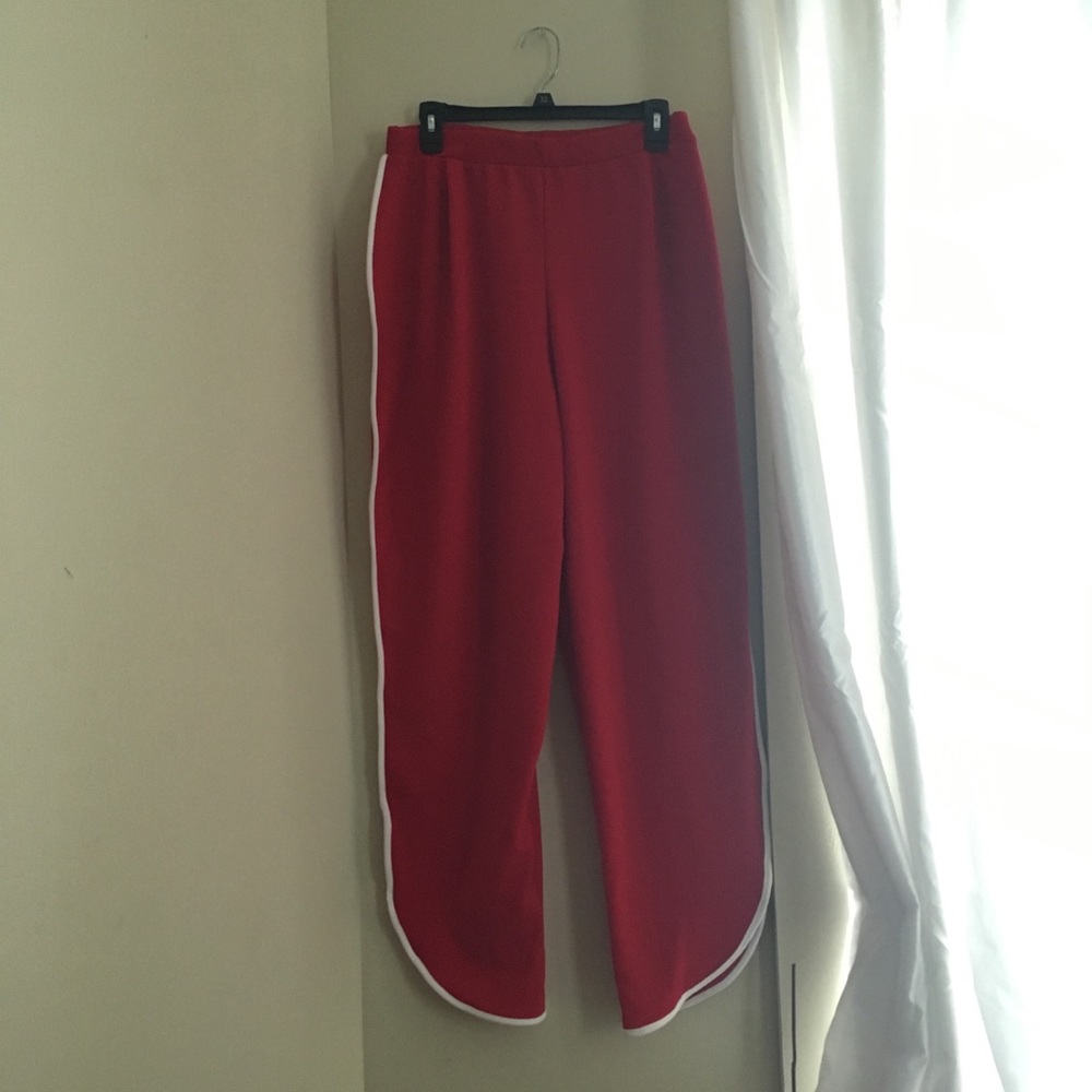Highwaisted Red Sweats